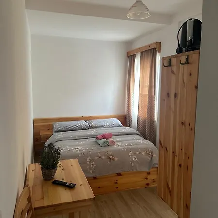 Restaurant Radomira Guest house Ceren