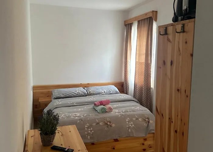Restaurant Radomira Guest house Ceren